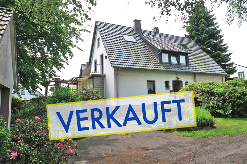 VERKAUFT - Großes 1-2 Familienhaus mit Vollkeller, 2 Garagen, Terrasse, Außenkamin und Garten
