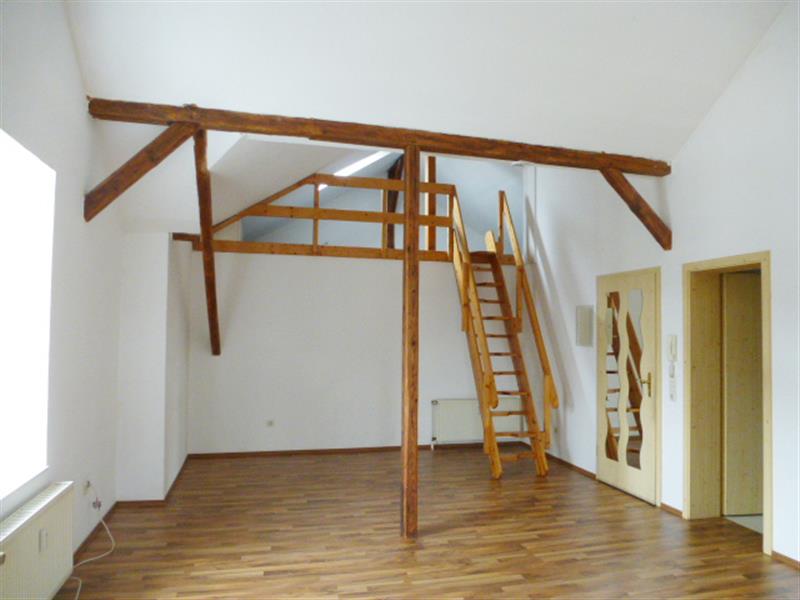 Helles u. großzügiges Appartement mit Einbauküche und Carport