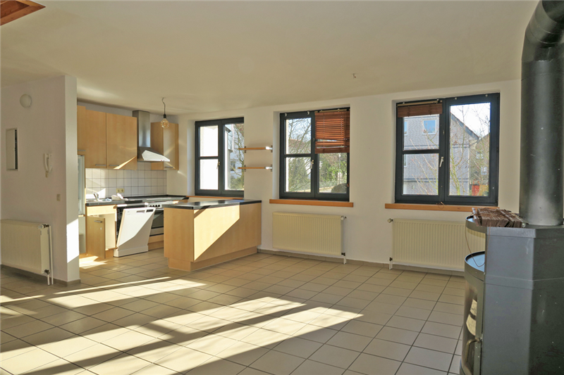 VERKAUFT - Moderne u. helle 4 Zimmer-Wohnung über 2 Etagen mit Balkon, Kaminofen u. Stellplatz in Löhne-Gohfeld