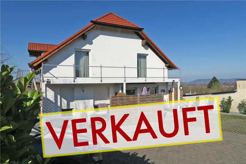 VERKAUFT - Kleineres Mehrfamilienhaus aus 2002 mit 4 Wohneinheiten, Stellplätzen und schöner Aussicht in B. O