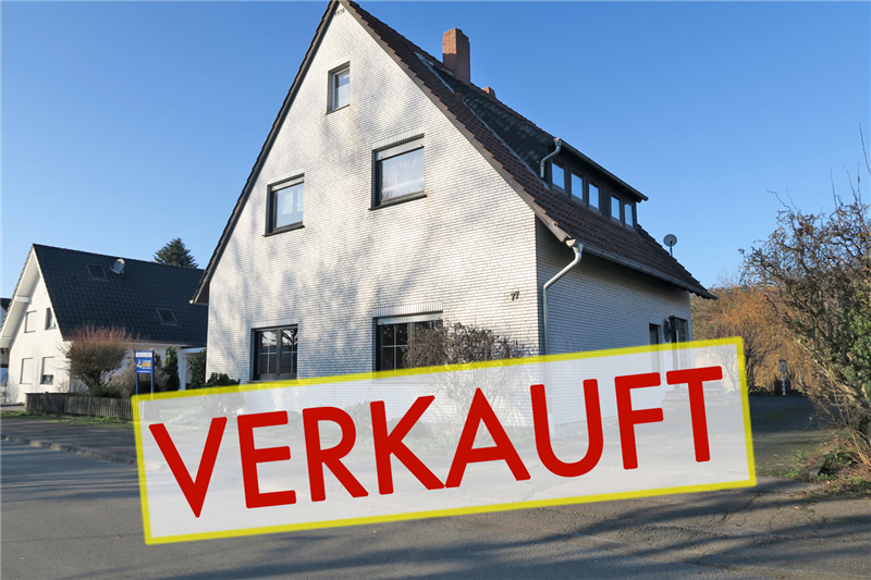 VERKAUFT - Renovierungsbedürftiges 1-2 Familienhaus mit Doppelgarage und Gartenhaus 