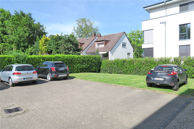 VERKAUFT - Wohnen in Bestlage von Bad Oeynhausen - Gepflegte, kleine 2 Zimmer-ETW-Wohnung mit Südbalkon und Stellplatzmöglichkeit direkt am Kurpark