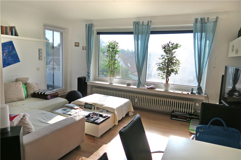 Helle 2 Zimmer-Wohnung mit Küche, große Dachterrasse und  Pkw-Stellplatz in Bad Oeynhausen - Rehme