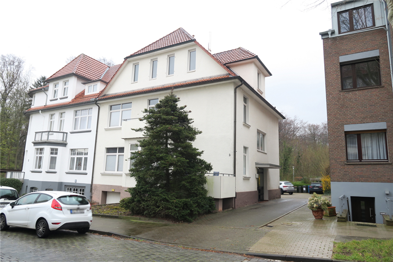 SINGLEWOHNUNG 2 Zimmer-DG-Wohnung mit Einbauküche u. Pkw-Stellplatz in Bad Oeynhausen - Zentrum