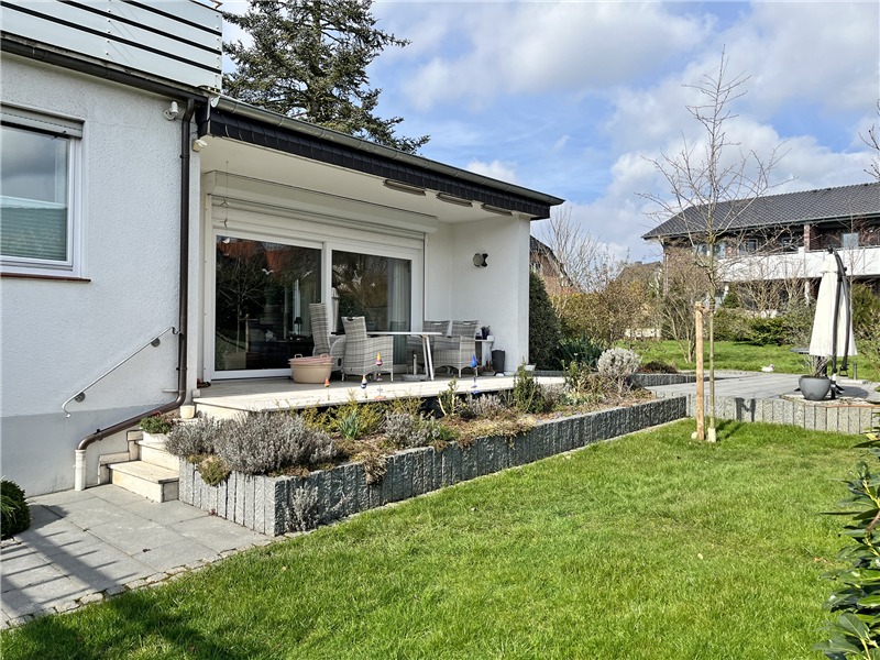 Großes, gepflegtes Einfamilienhaus mit Garage  in Kirchlengern - Ortskernnähe
