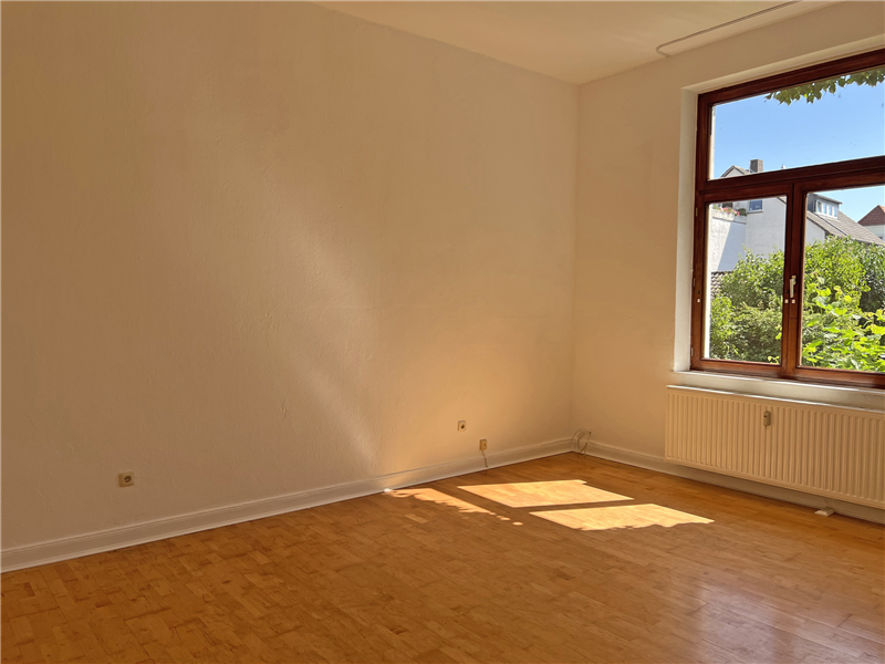 Helle und schöne 3-4 Zimmer-Altbauwohnung mit Einbauküche in Bad Oeynhausen - Dichterviertel