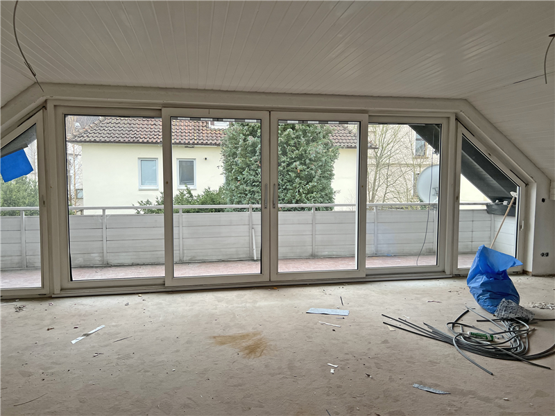 Helle 3 Zimmer-DG-Wohnung mit Balkon in B.O. - Innenstadt