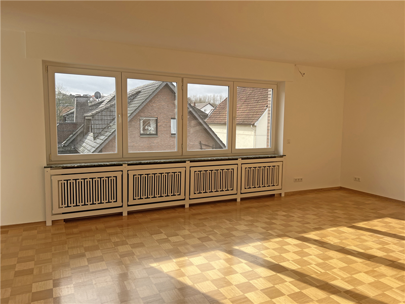Großzügige, sehr helle und renovierte 2 Zimmer-Wohnung in Bad Oeynhausen-Südstadt